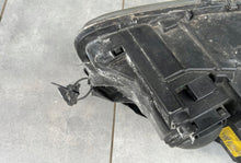 Laden Sie das Bild in den Galerie-Viewer, Frontscheinwerfer Mercedes-Benz W220 A2208202361 A2208260791 Links Headlight SCH1789777073lz