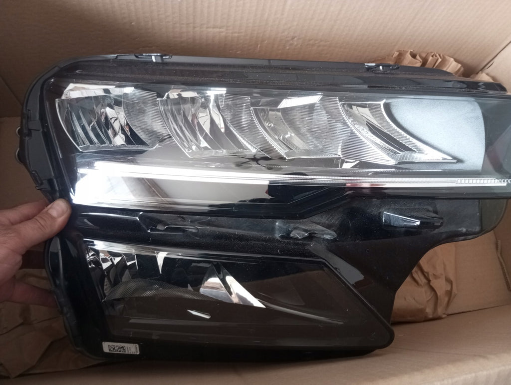 Frontscheinwerfer Skoda 57B941010 LED Rechts Scheinwerfer Headlight SCH7396269238rw