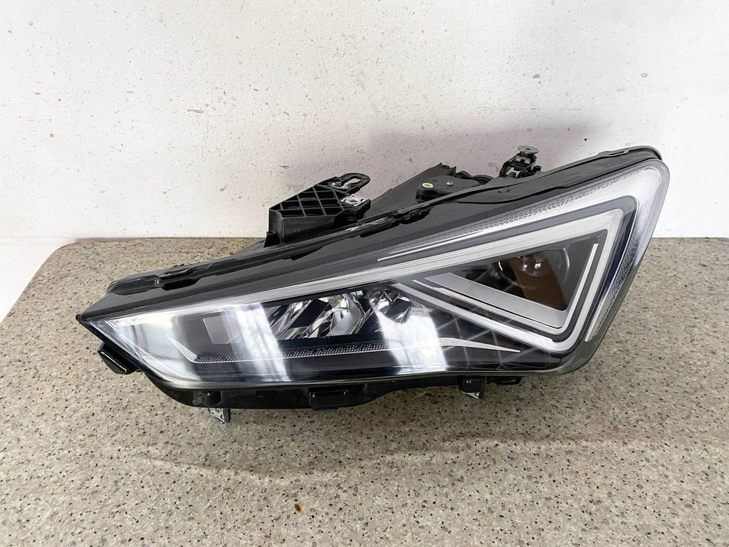 Frontscheinwerfer Seat Leon 5FB941007F Full LED Ein Stück (Rechts oder Links)