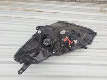 Laden Sie das Bild in den Galerie-Viewer, Frontscheinwerfer Toyota Yaris Rechts Scheinwerfer Headlight SCH8756557428bi