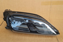 Laden Sie das Bild in den Galerie-Viewer, Frontscheinwerfer Porsche Macan 95C941010G Rechts Scheinwerfer Headlight SCH5386046659bu
