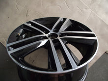 Load image into Gallery viewer, 1x Alufelge 17 Zoll 7.0&quot; 5x100 46ET Glanz 5JA601025D Skoda Rim Wheel