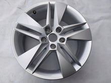 Laden Sie das Bild in den Galerie-Viewer, 1x Alufelge 17 Zoll 3V0601025BH Skoda Superb Octavia Rim Wheel FEL1338943411uz