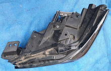Laden Sie das Bild in den Galerie-Viewer, Frontscheinwerfer Mazda 3 Bp BCJH-51040 Links Scheinwerfer Headlight SCH4121530901ds