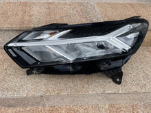 Laden Sie das Bild in den Galerie-Viewer, Frontscheinwerfer Dacia Sandero III Jogger 260607219R LED Links Headlight