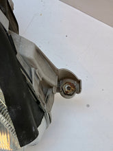 Laden Sie das Bild in den Galerie-Viewer, Frontscheinwerfer Mercedes-Benz W220 A2208200861 Rechts Scheinwerfer Headlight SCH3190650595pw