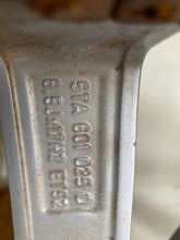 Load image into Gallery viewer, 1x Alufelge 17 Zoll 6.5" 5x112 52ET Glanz Silber 5TA601025D VW Passat Rim Wheel FEL6591589518wa