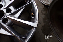 Laden Sie das Bild in den Galerie-Viewer, 1x Alufelge 17 Zoll 7.0" 5x114.3 53ET Glanz Graphit 52910-G4700 Hyundai I30 Mg FEL8256728033kq