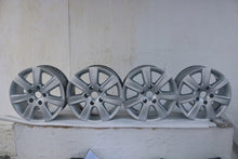 Laden Sie das Bild in den Galerie-Viewer, 1x Alufelge 17 Zoll 7.5" 5x130 60ET Matt Silber 7P6601025 VW Touareg 7p6 FEL8824260673ag