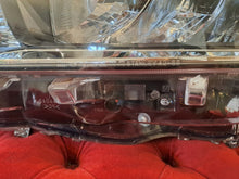 Laden Sie das Bild in den Galerie-Viewer, Frontscheinwerfer Toyota V Links Scheinwerfer Headlight SCH2837319718cd