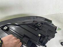 Laden Sie das Bild in den Galerie-Viewer, Frontscheinwerfer Skoda Superb 3P1941016A LED Rechts Scheinwerfer Headlight SCH3685417595kp