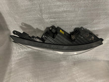 Laden Sie das Bild in den Galerie-Viewer, Frontscheinwerfer Hyundai Ix35 92102-S2 Xenon Rechts Scheinwerfer Headlight SCH4420962399nd