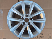 Laden Sie das Bild in den Galerie-Viewer, 1x Alufelge 18 Zoll 7.0" 5x100 46ET 5JA601025B- Skoda Fabia I Rim Wheel FEL1549328629lr