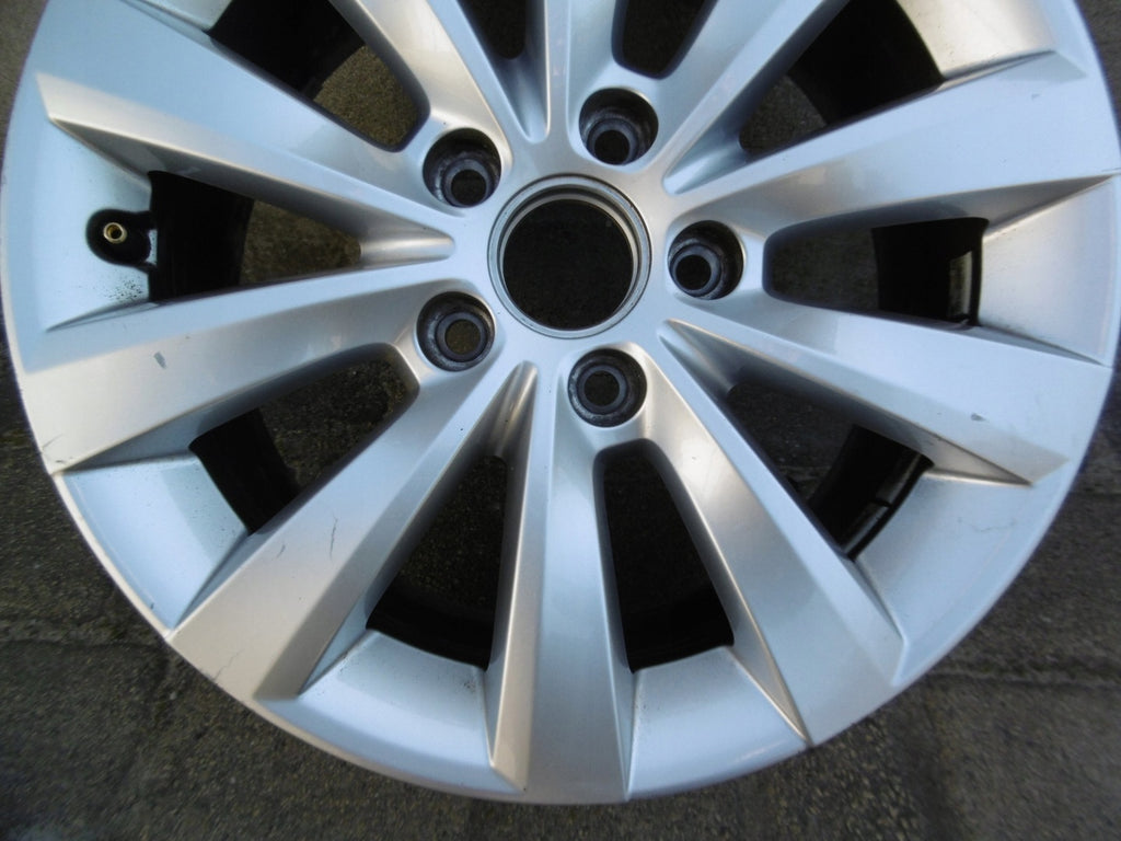 1x Alufelge 16 Zoll 6.5" 5x112 44ET 5C0601025T VW New Beetle Rim Wheel