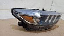 Laden Sie das Bild in den Galerie-Viewer, Frontscheinwerfer Ford VII FR3B-13005-B Rechts Scheinwerfer Headlight