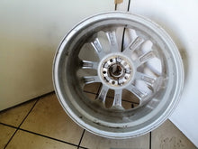 Laden Sie das Bild in den Galerie-Viewer, 1x Alufelge 17 Zoll 7.0" 5x108 50ET Glanz Graphit LJ6C-A2A Ford Kuga I Rim Wheel FEL8643835415vj