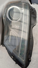 Laden Sie das Bild in den Galerie-Viewer, Frontscheinwerfer Mercedes-Benz W204 Xenon Links Scheinwerfer Headlight SCH2206584598kw