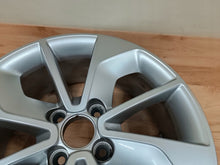 Laden Sie das Bild in den Galerie-Viewer, 1x Alufelge 16 Zoll 6.5&quot; 4x108 44ET 403009007 Renault Rim Wheel