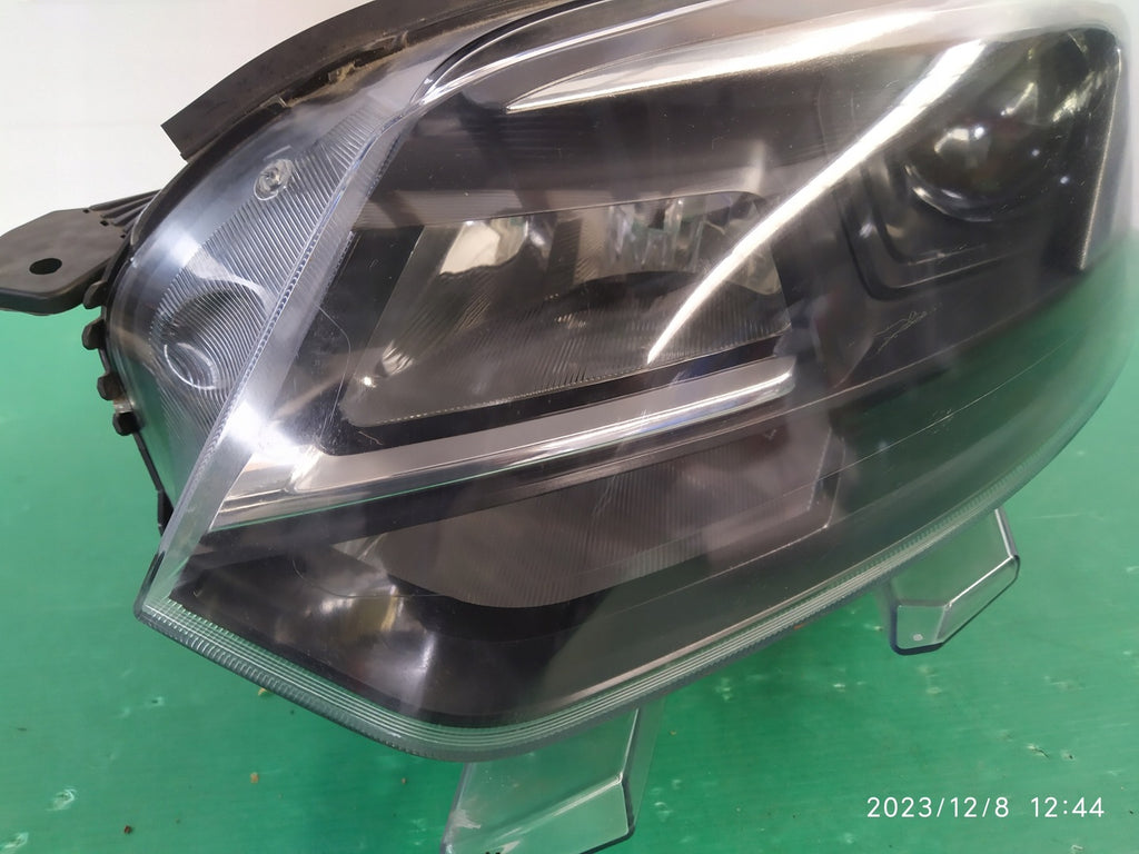 Frontscheinwerfer Opel Vivaro C Zafira Life 9832837680 Rechts oder Links