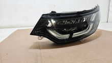 Laden Sie das Bild in den Galerie-Viewer, Frontscheinwerfer Land Rover Discovery V HY32-13W030-EA Full LED Links Headlight SCH2452217370kg