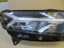 Laden Sie das Bild in den Galerie-Viewer, Frontscheinwerfer Dacia Sandero III Logan Jogger 260106343R Rechts Headlight