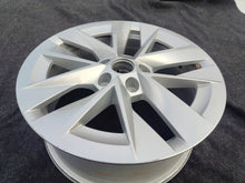 Laden Sie das Bild in den Galerie-Viewer, 1x Alufelge 17 Zoll 7.0&quot; 5x112 46ET Skoda Octavia Iv Rim Wheel
