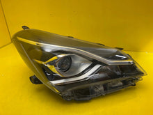 Laden Sie das Bild in den Galerie-Viewer, Frontscheinwerfer Toyota Yaris LED Rechts Scheinwerfer Headlight SCH3361365776uo