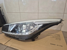 Laden Sie das Bild in den Galerie-Viewer, Frontscheinwerfer Kia Ceed 92101A2220 Rechts Scheinwerfer Headlight