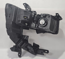 Laden Sie das Bild in den Galerie-Viewer, Frontscheinwerfer Nissan Interstar Master III 260609073R Links Headlight SCH4549284248gx