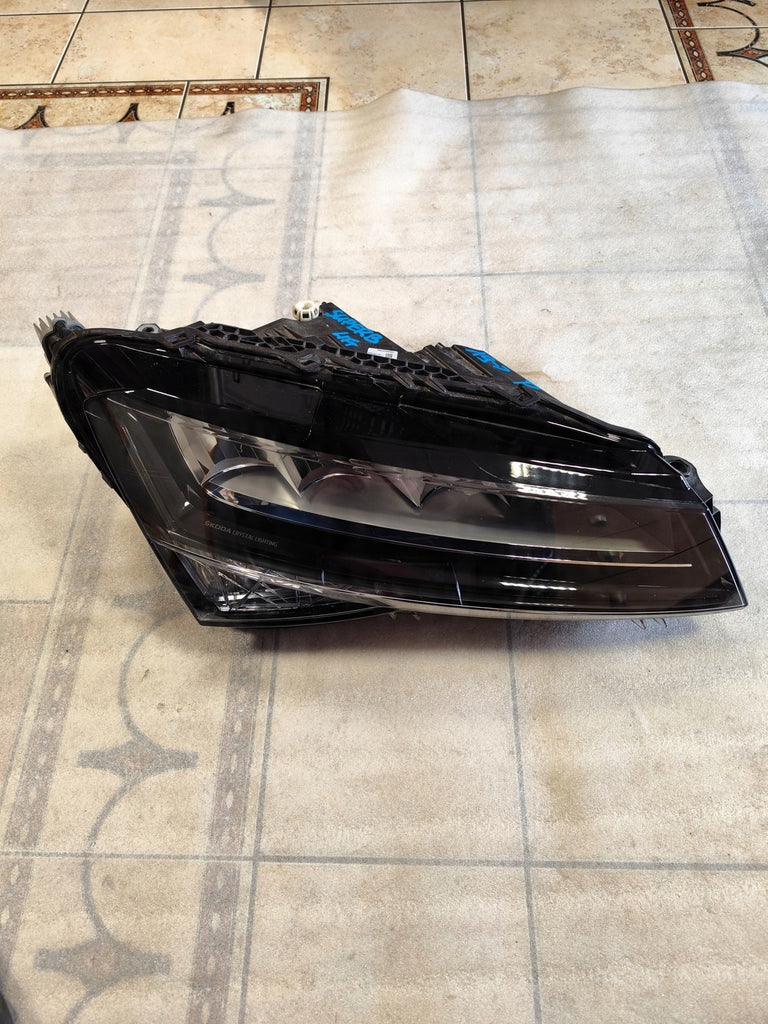 Frontscheinwerfer Skoda 3V1941016C LED Rechts Scheinwerfer Headlight