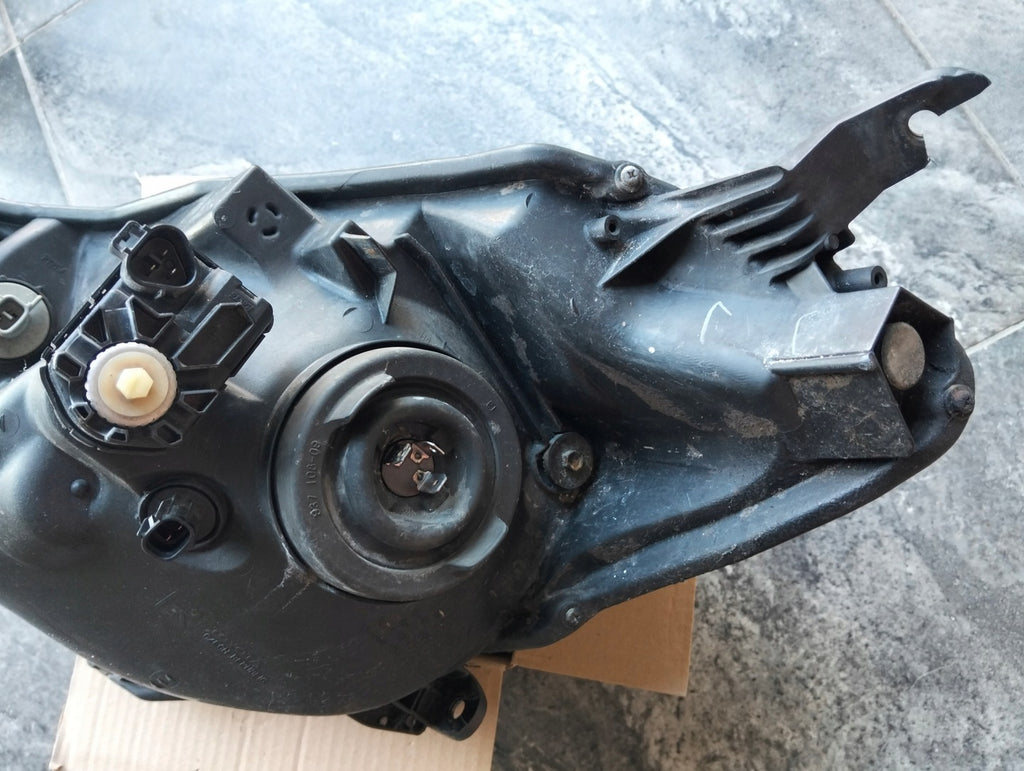 Frontscheinwerfer Toyota Yaris Rechts Scheinwerfer Headlight