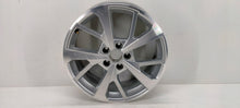 Load image into Gallery viewer, 1x Alufelge 18 Zoll 7.0&quot; 5x112 43ET Glanz Silber 83A601025 Audi Q3 Rim Wheel