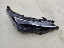 Laden Sie das Bild in den Galerie-Viewer, Frontscheinwerfer Toyota Corolla 81150-02L70-00 Full LED Rechts oder Links