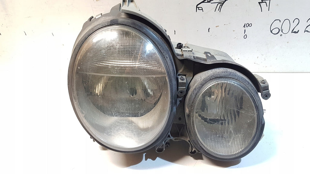 Frontscheinwerfer Mercedes-Benz W210 A2108203461 Xenon Rechts Headlight SCH2441157678an
