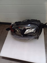 Laden Sie das Bild in den Galerie-Viewer, Frontscheinwerfer Citroën C3 III 9820059680 Links Scheinwerfer Headlight SCH7841565490kr