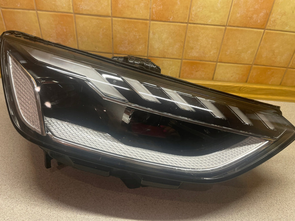 Frontscheinwerfer Audi A4 B9 LED Rechts Scheinwerfer Headlight