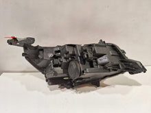 Laden Sie das Bild in den Galerie-Viewer, Frontscheinwerfer Peugeot 2008 208 II 9833036380 LED Links Headlight