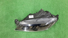 Laden Sie das Bild in den Galerie-Viewer, Frontscheinwerfer Skoda Superb III 3V1941015B Xenon Links Scheinwerfer Headlight