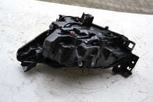 Laden Sie das Bild in den Galerie-Viewer, Frontscheinwerfer Mazda II D43N-51030 LED Rechts Scheinwerfer Headlight