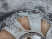 Laden Sie das Bild in den Galerie-Viewer, 1x Alufelge 17 Zoll 8.0&quot; 5x108 55ET Glanz Silber 31381813 Volvo S60 V70