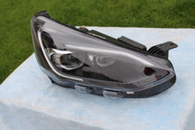 Laden Sie das Bild in den Galerie-Viewer, Frontscheinwerfer Ford Focus JX7B-13E016-AH Full LED Rechts Headlight