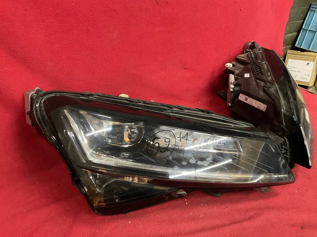 Frontscheinwerfer Skoda Superb III 3V1941016D Full LED Rechts oder Links