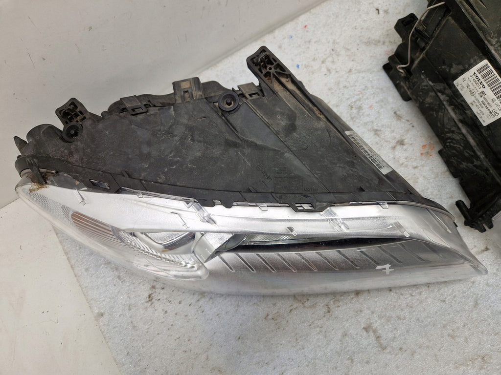 Frontscheinwerfer Volvo S80 II V70 31420013 31420014 Rechts oder Links