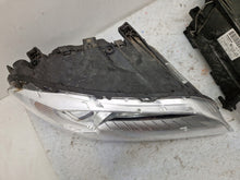 Load image into Gallery viewer, Frontscheinwerfer Volvo S80 II V70 31420013 31420014 Rechts oder Links