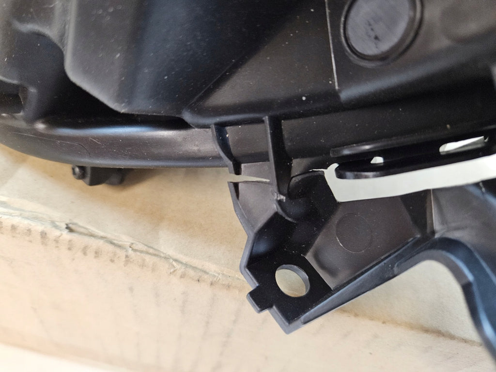 Frontscheinwerfer Mitsubishi Eclipse Cross EDM922-06010 Rechts oder Links