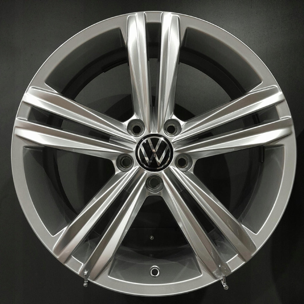 1x Alufelge 18 Zoll 7.0" 5x112 43ET Glanz Silber 5NA601025N VW Rim Wheel FEL8439084253gr