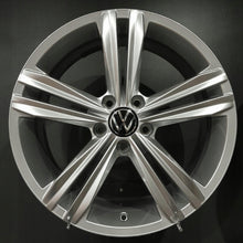 Load image into Gallery viewer, 1x Alufelge 18 Zoll 7.0" 5x112 43ET Glanz Silber 5NA601025N VW Rim Wheel FEL8439084253gr