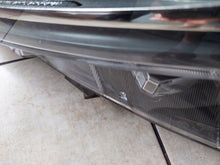 Laden Sie das Bild in den Galerie-Viewer, Frontscheinwerfer Mercedes-Benz Vito W447 A4479064600 Full LED Rechts oder Links