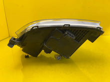 Laden Sie das Bild in den Galerie-Viewer, Frontscheinwerfer Toyota Avensis Xenon Rechts Scheinwerfer Headlight SCH1004972181ei