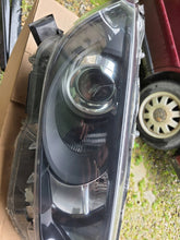 Laden Sie das Bild in den Galerie-Viewer, Frontscheinwerfer Toyota Yaris 81130K0060 Links Scheinwerfer Headlight SCH7450716711fm